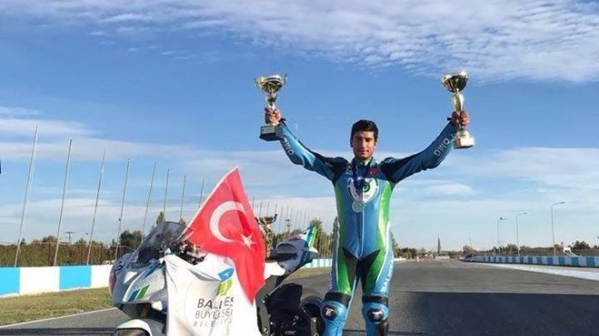 Ali Efe Yeğin şampiyona değiştirdi