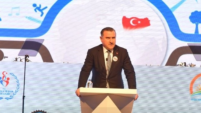 Bakan Bak: Çocuklar işe değil, spor salonlarına gitmeli