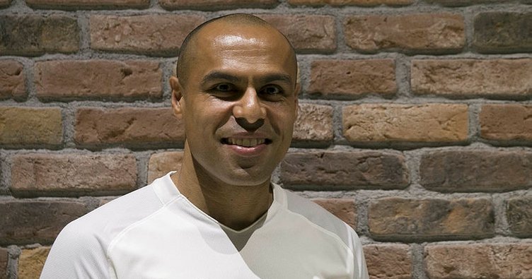 Bir Brezilyalı olarak Love'u ve Fernandao'yu tanıyorsun. Sana göre gol yollarında hangi futbolcu daha etkili ?
