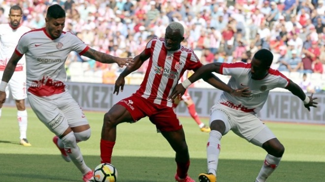 Sivasspor'da gözler Antalyaspor maçına çevrildi