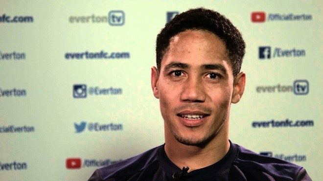 Steven Pienaar, futbolu bıraktığını açıkladı