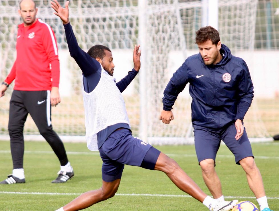 Antalyaspor'u sezon sonunda nerede görüyor?