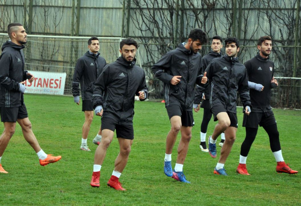 Kaç futbolcu daha ayrılacak?