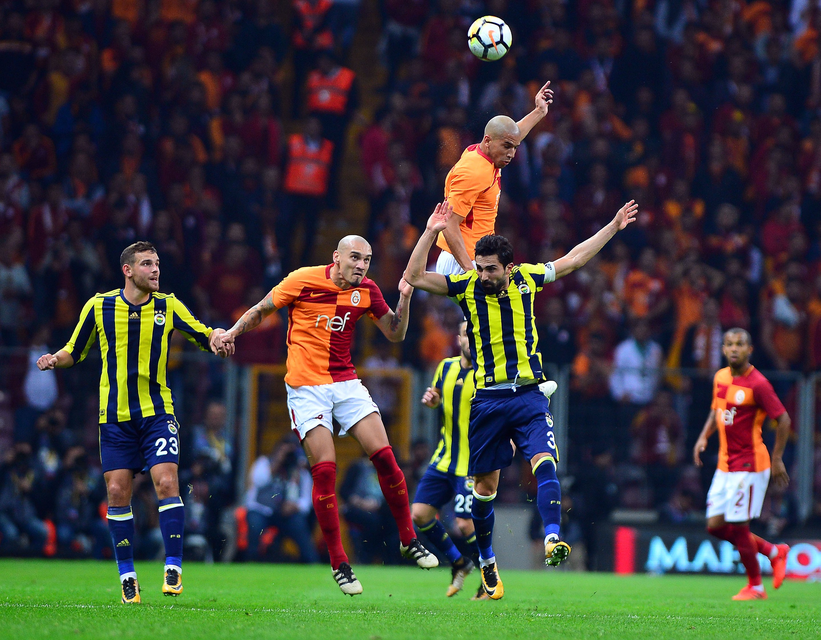 'Galatasaray'ın yan top zaafını Fenerbahçe değerlendirebilir'