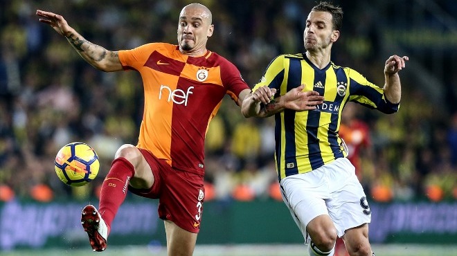 "Fenerbahçeli futbolcuları derbide telaşlı gördüm"