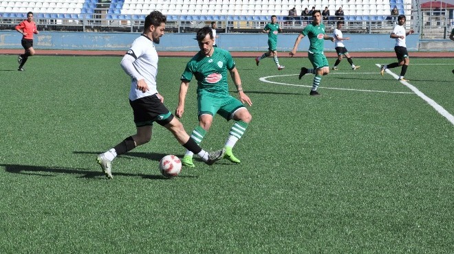 Kars 36 Spor’un şampiyonluk umudu son haftaya kaldı