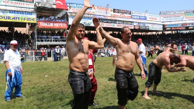 Kumluca'da başpehlivan Ali Gürbüz oldu
