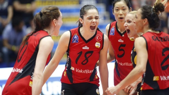 Vakıfbank 5 setlik mücadelenin ardından finalde!