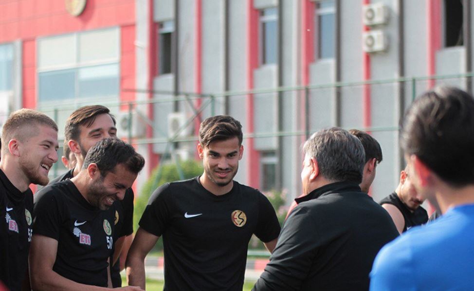 "Eskişehirspor her zaman zirveye oynamak zorunda"