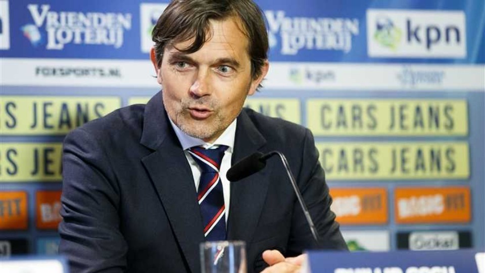 Van Hooijdonk bunu beklemiyordu!