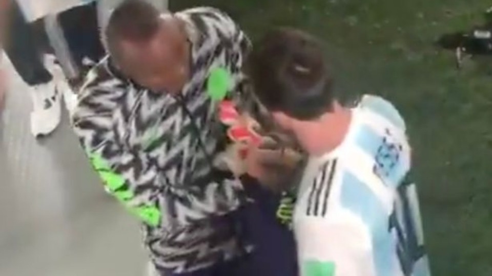 Bakın Messi'nin formasını kim aldı?