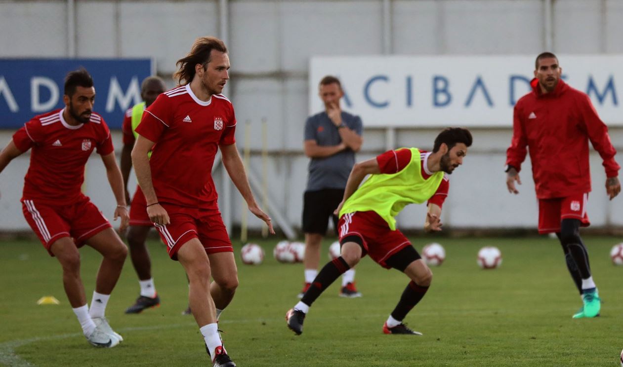 "Transferde tüm takımlar temkinli"