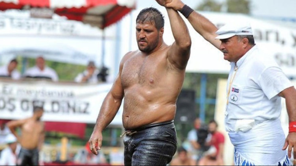Başpehlivan'ın hedefi altın kemer