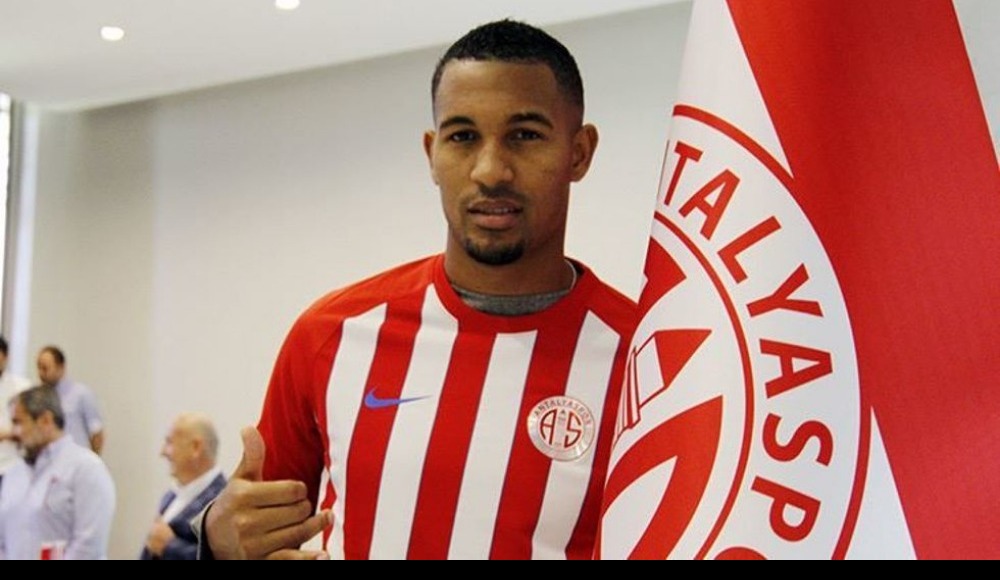 Antalyaspor'a Sandro'dan sonra William Vainqueur piyangosu