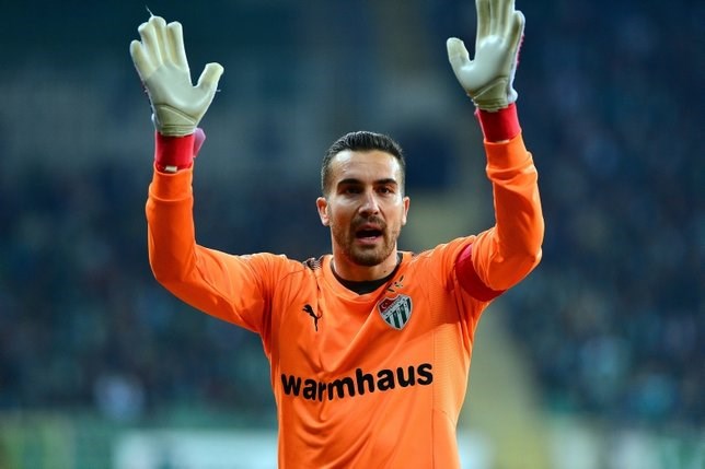 Fenerbahçe'den Bursaspor'a Harun Tekin ve Aziz Behich teklifi!