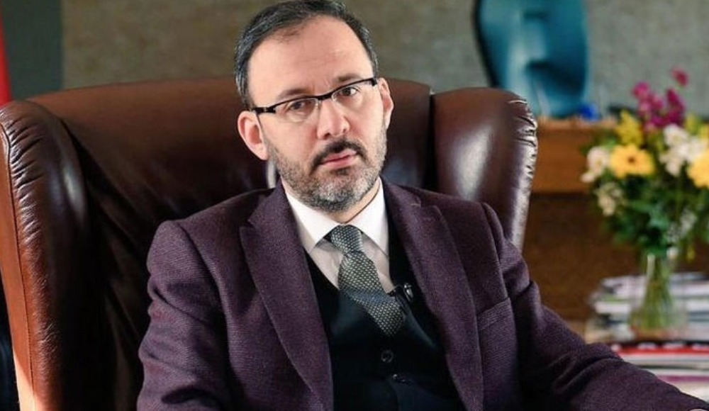 Bakan Kasapoğlu’ndan Türk Spor Vakfı Başkanı Peker’e taziye mesajı