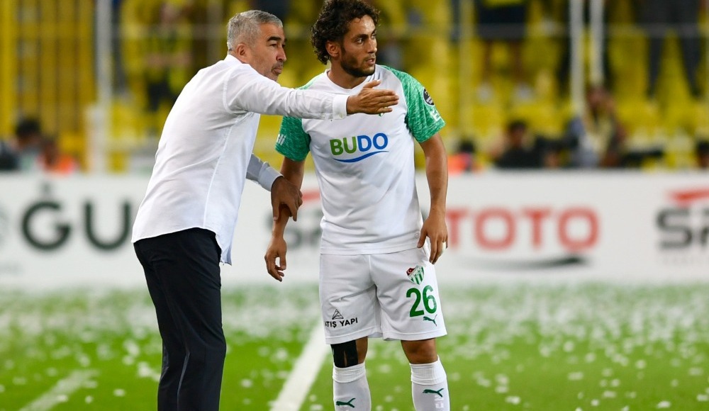 Samet Aybaba'dan futbolculara tebrik!