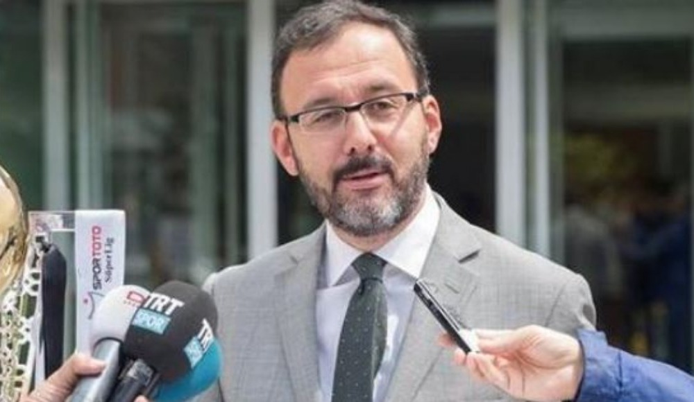 Bakan Kasapoğlu'ndan milli atletlere tebrik