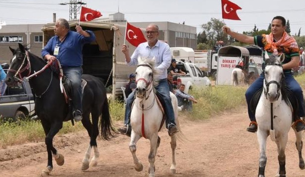 Turgutlu'da rahvan at yarışları yapıldı