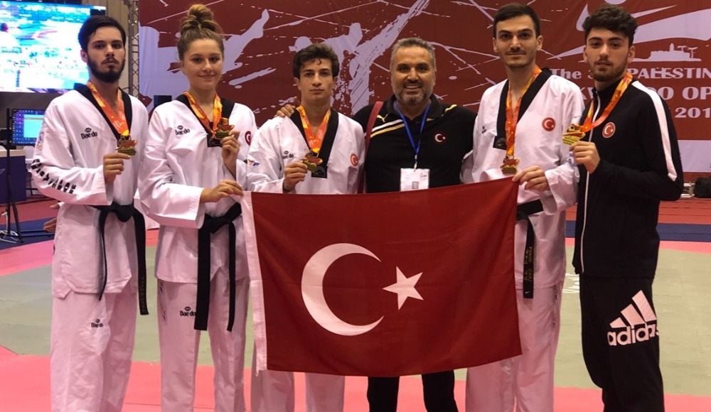 Tekvandoda 4 altın madalya