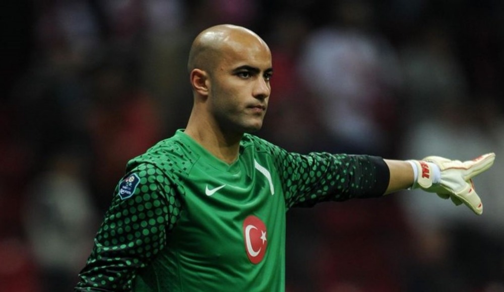 Sinan Bolat 1928 gün aradan sonra kalede!