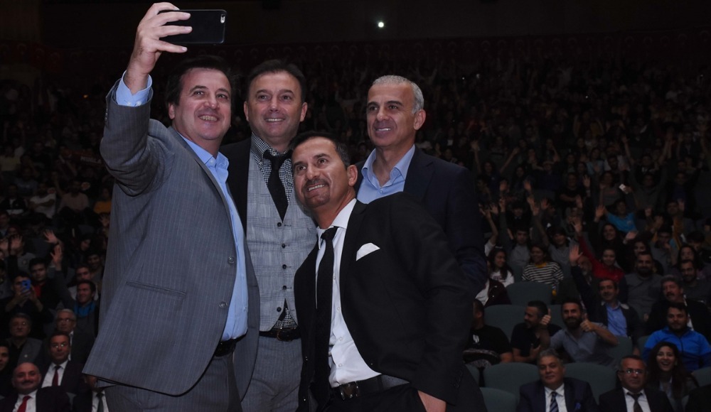 "Futbolun Efsaneleri Gençlerle Buluşuyor" projesi