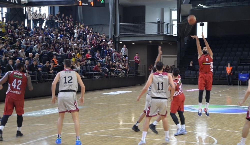 Karesispor deplasmanda farklı kazandı