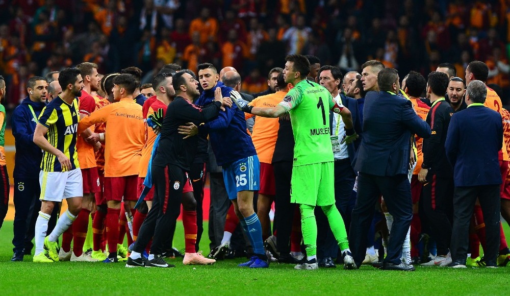 Futbolculara verilen cezaları nasıl karşıladı?