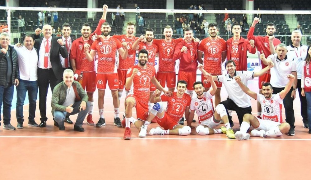 Ziraat Bankası beş sette güldü!
