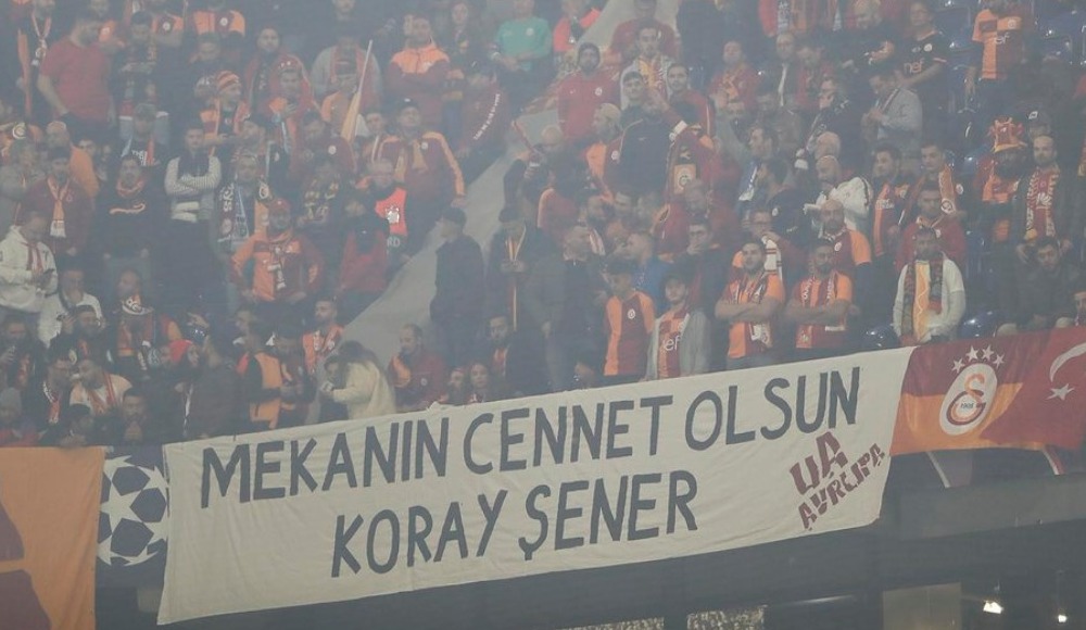 ultrAslan'dan Koray Şener pankartı