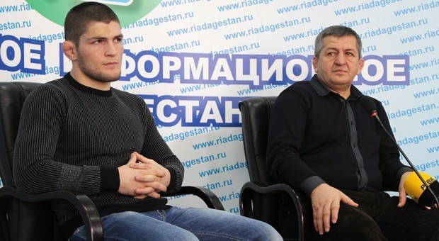 Khabib Nurmagomedov'un babası oğlunun geleceği hakkında konuştu