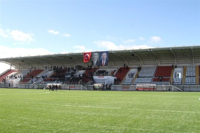 Ardahan 80. yıl Şehir Stadyumu’nun açılışı yapıldı