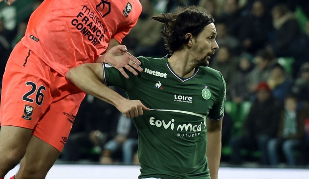 Saint Etienne'li Subotic'in talihsiz anı! Bilinç kaybı yaşadı