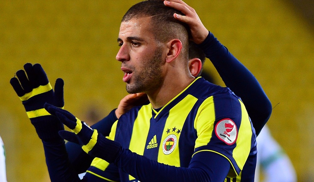 Ayew'den Slimani'ye destek