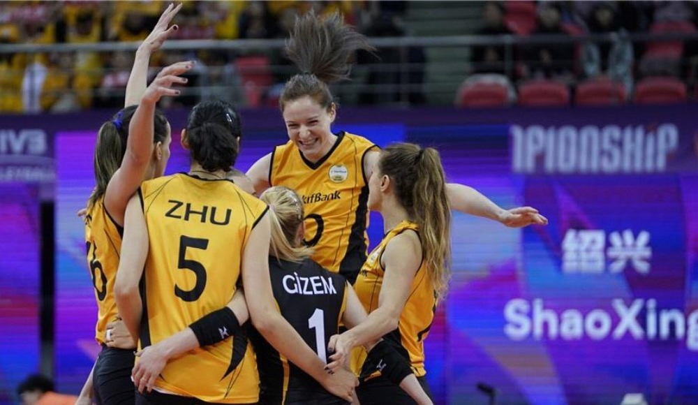 Vakıfbank, Beşiktaş'ı yenerek yarı finalde