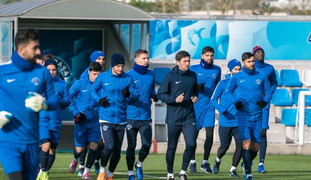"Futbolcular sözleşme düşünmesin, futboluna baksın istiyoruz"