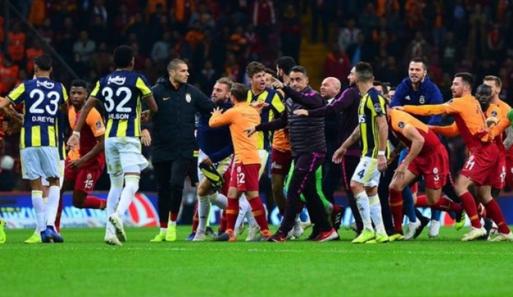 Galatasaray ve Fenerbahçe derbi sonrası toparlanamadı