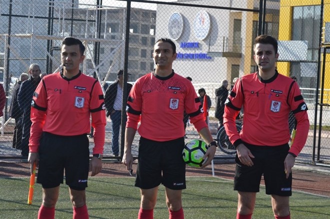 Abdulkadir Bitigen, akşam Süper Lig, sabah Amatör Lig maçında