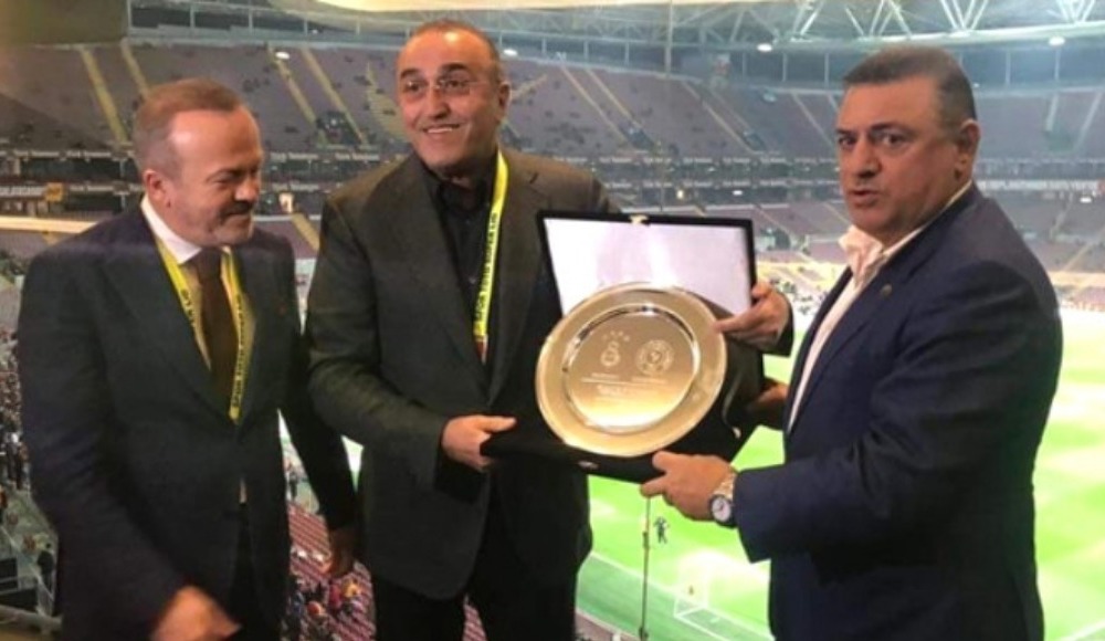 Galatasaray'dan plaket açıklaması! Rizespor Başkanı Hasan Kartal...