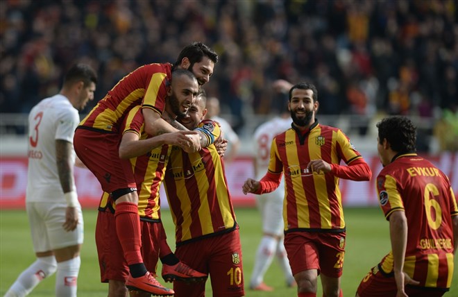 Evkur Yeni Malatyaspor zirveye doğru: 2-0!