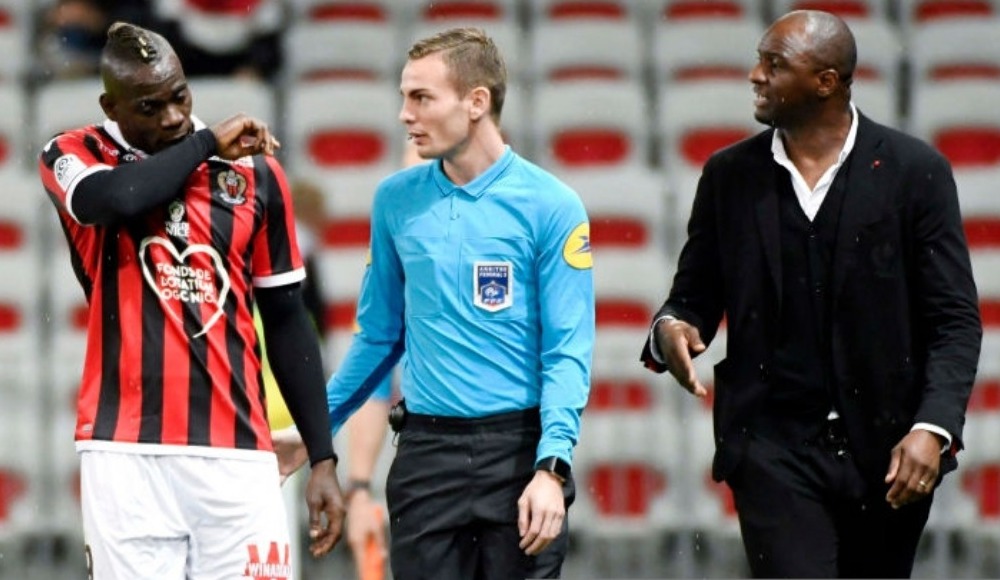 Balotelli devre arası yolcu! Vieira biletini kesti...