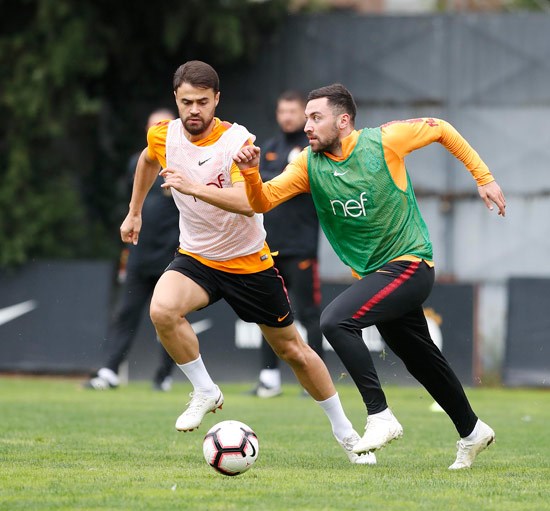 Ahmet’le temas sürüyor