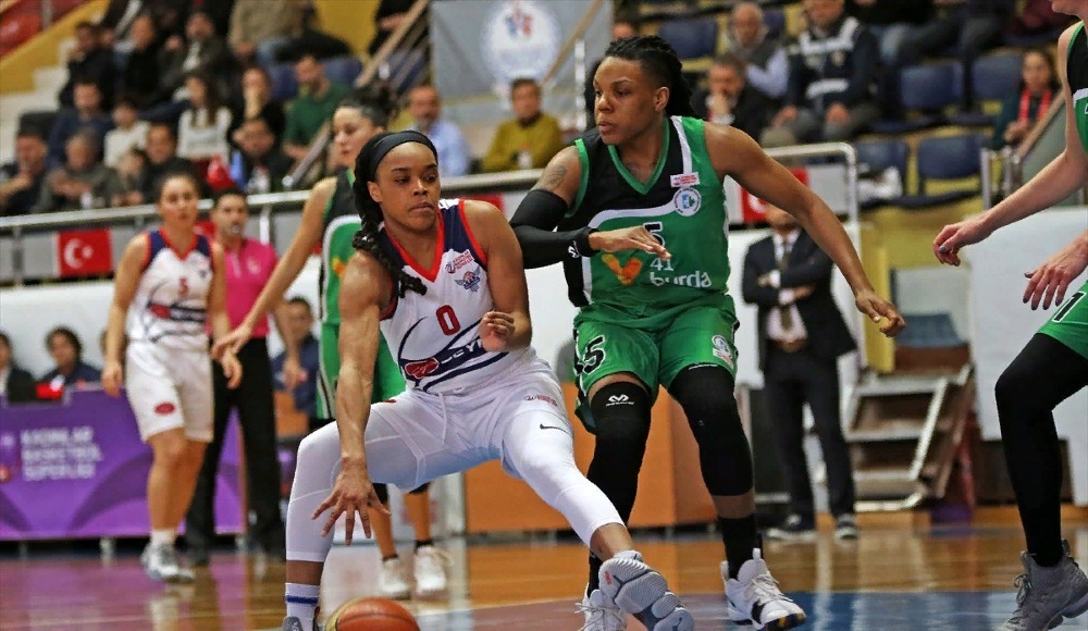 Gündoğdu Adana Basketbol sahasında, İzmit'i yendi