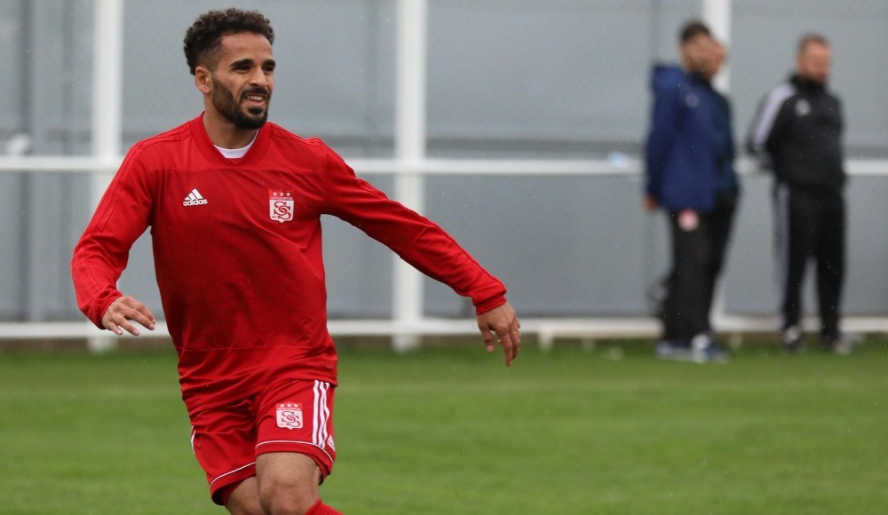 Beşiktaş Douglas'da ısrarcı