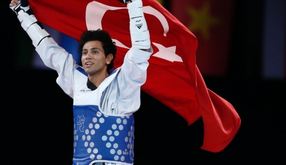Servet Tazegül kariyerini noktaladı