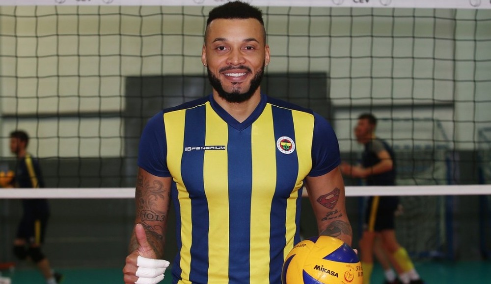 Fenerbahçe, Salvador Hidalgo Oliva'yı kadrosuna dahil etti