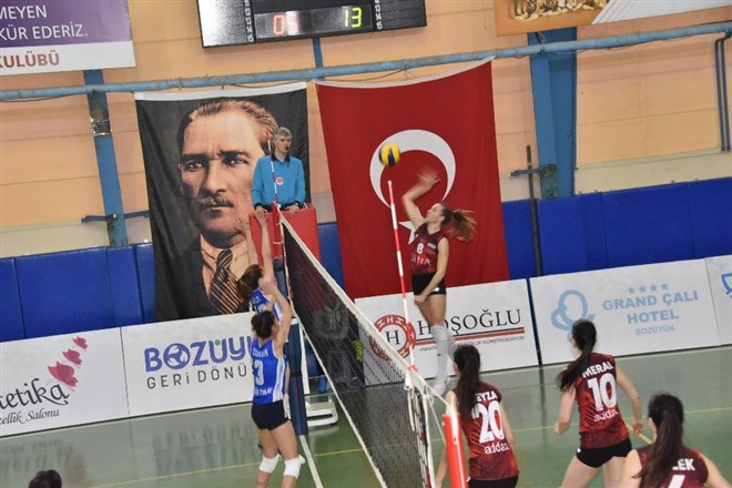 İdman Yurdu, Sultan Spor Voleybol Takımını 3-0 mağlup etti