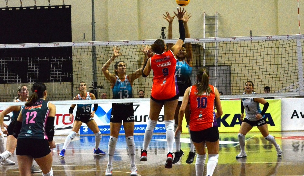 Kameroğlu Beylikdüzü Voleybol İhtisas, Çanakkale Belediyespor'U 3-1 mağlup etti