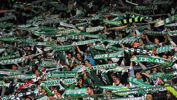 "Bursaspor taraftarlarının Beşiktaş'a karşı tavrını bazen yanlış buluyorum"