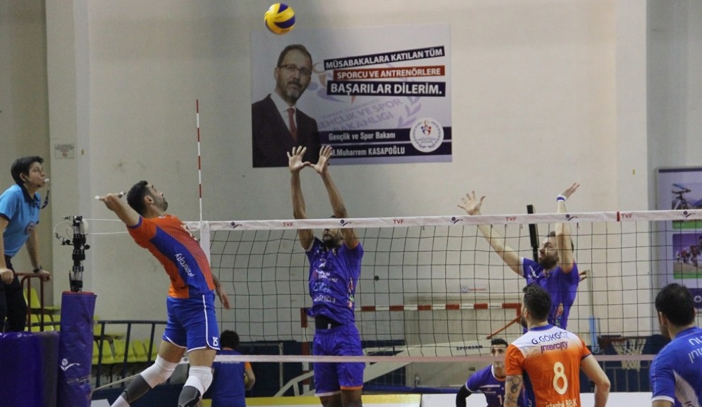 İstanbul Büyükşehir Belediyespor, deplasmanda İnegöl Belediyespor'u 3-1 mağlup etti